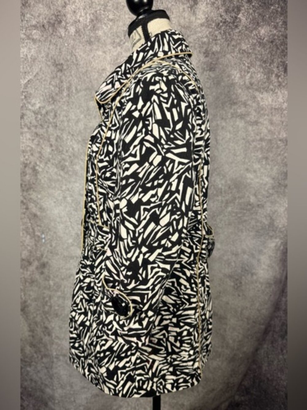 Sharon Young Graphic Print Jacket Size 8 Black Cream Gold Trim - Picture 7 of 11